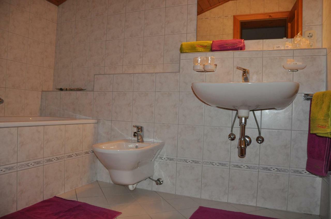 Haus Goldeck Apartment แลร์มอส ภายนอก รูปภาพ